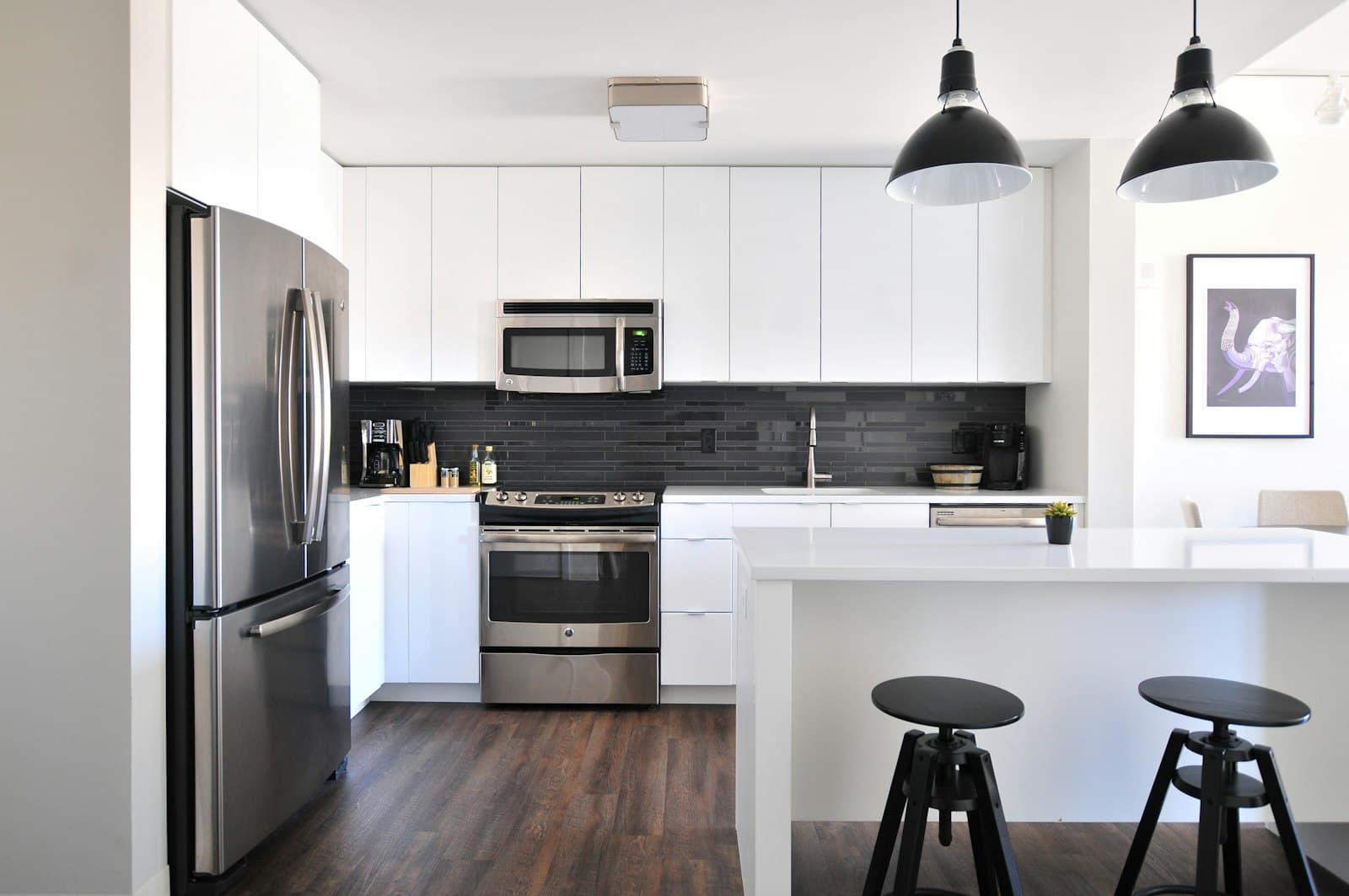 Empty Georgia apartment kitchen prepared for move-out inspection